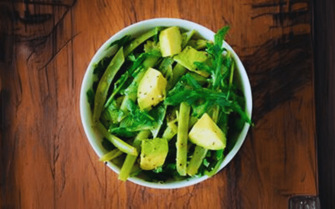 Ensalada de ejotes, aguacate y limón